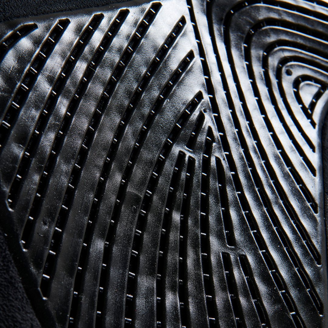 Spine Free Doppelseitiges Gel-Silikon-Griffsystem & Memory-Schaum-Dressur