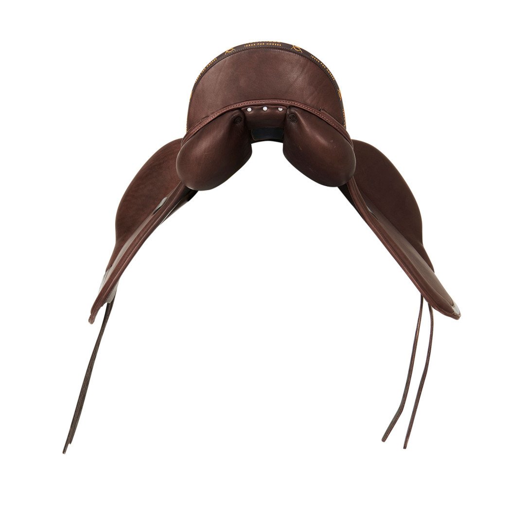 Mantegna Dressursattel mit geneigtem Hinterzwiesel