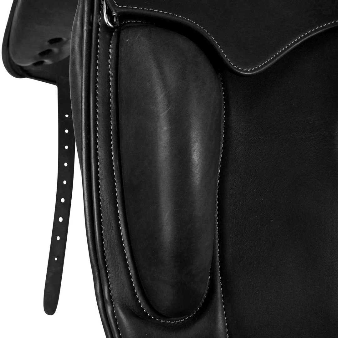 Perugino Dressursattel mit geneigtem Hinterzwiesel