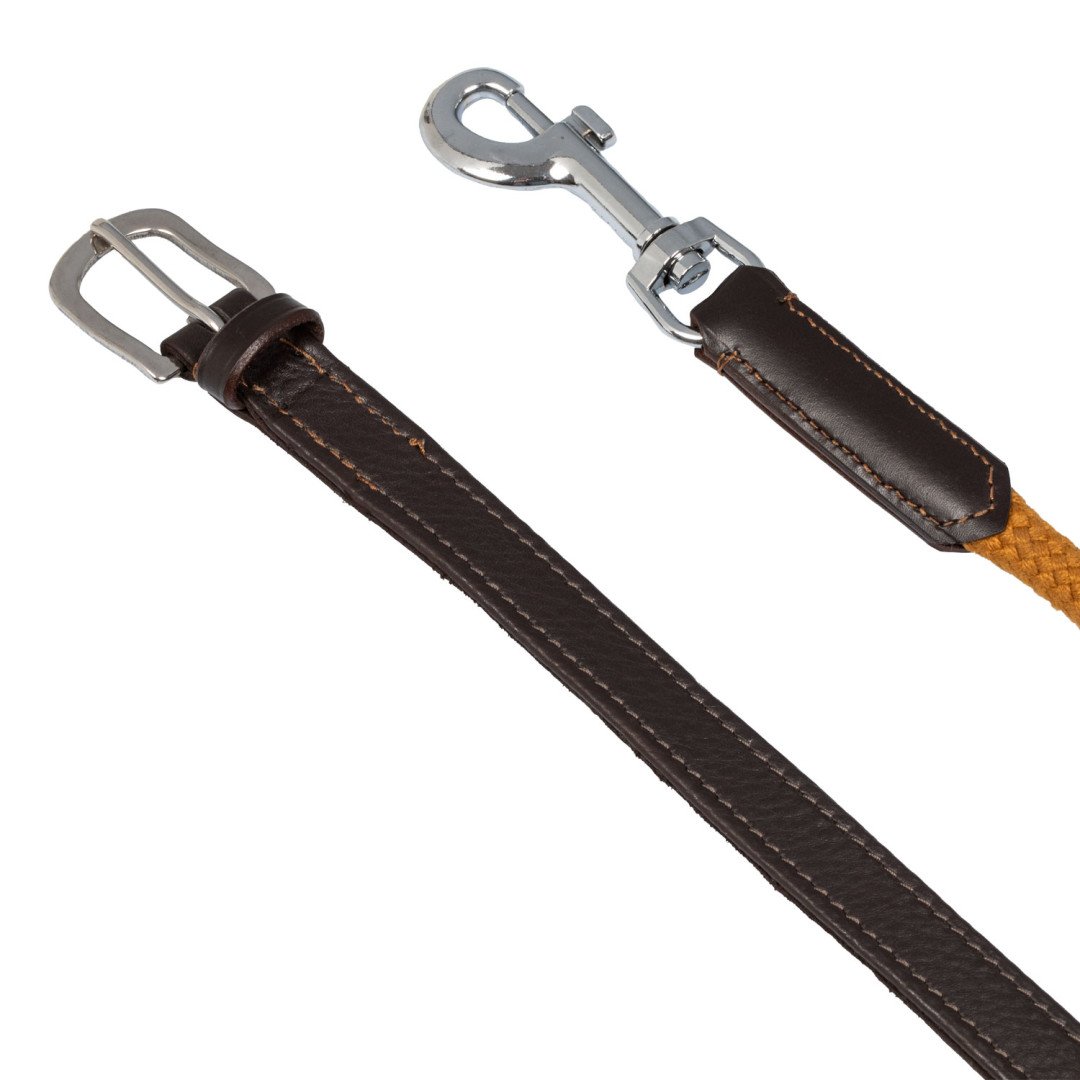 Rênes en cuir souple avec corde en nylon.