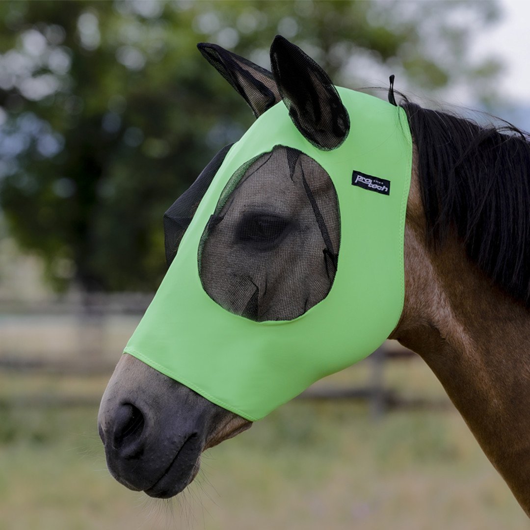 Máscara anti-moscas em lycra e malha com protetores auriculares tecnológicos.