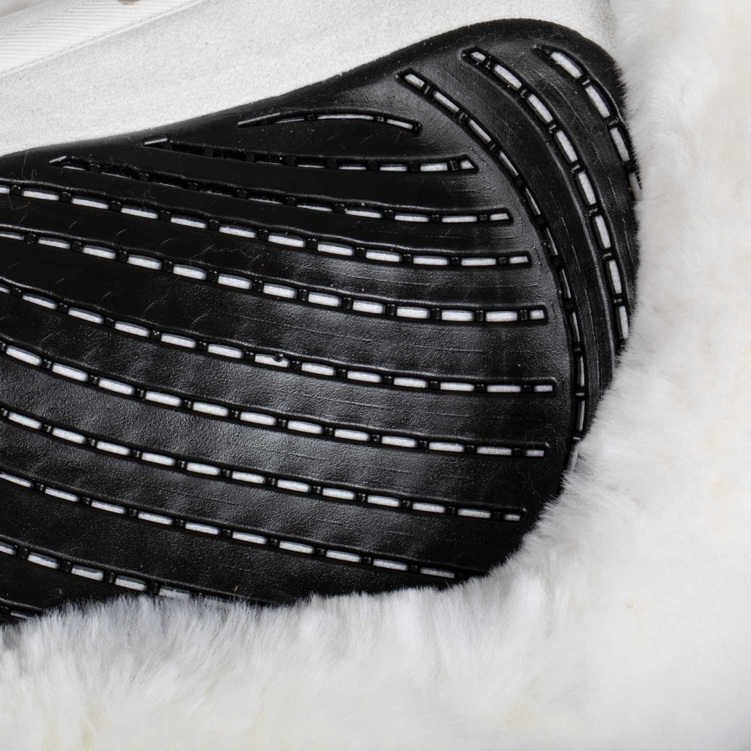 Almohadilla de gel de doble cara Jump Numnah Borde Full de piel de oveja