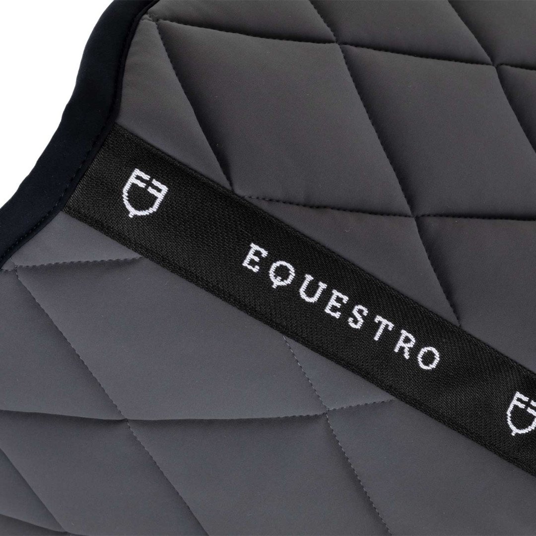 Tapis de selle d' Equestro pour saut d'obstacles en tissu technique Black Line Edition