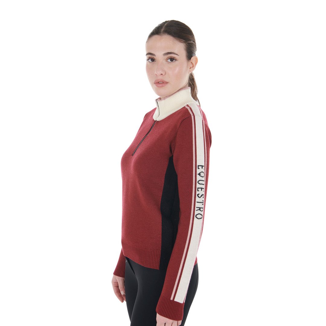 Damenpullover mit hohem Kragen und Reißverschluss