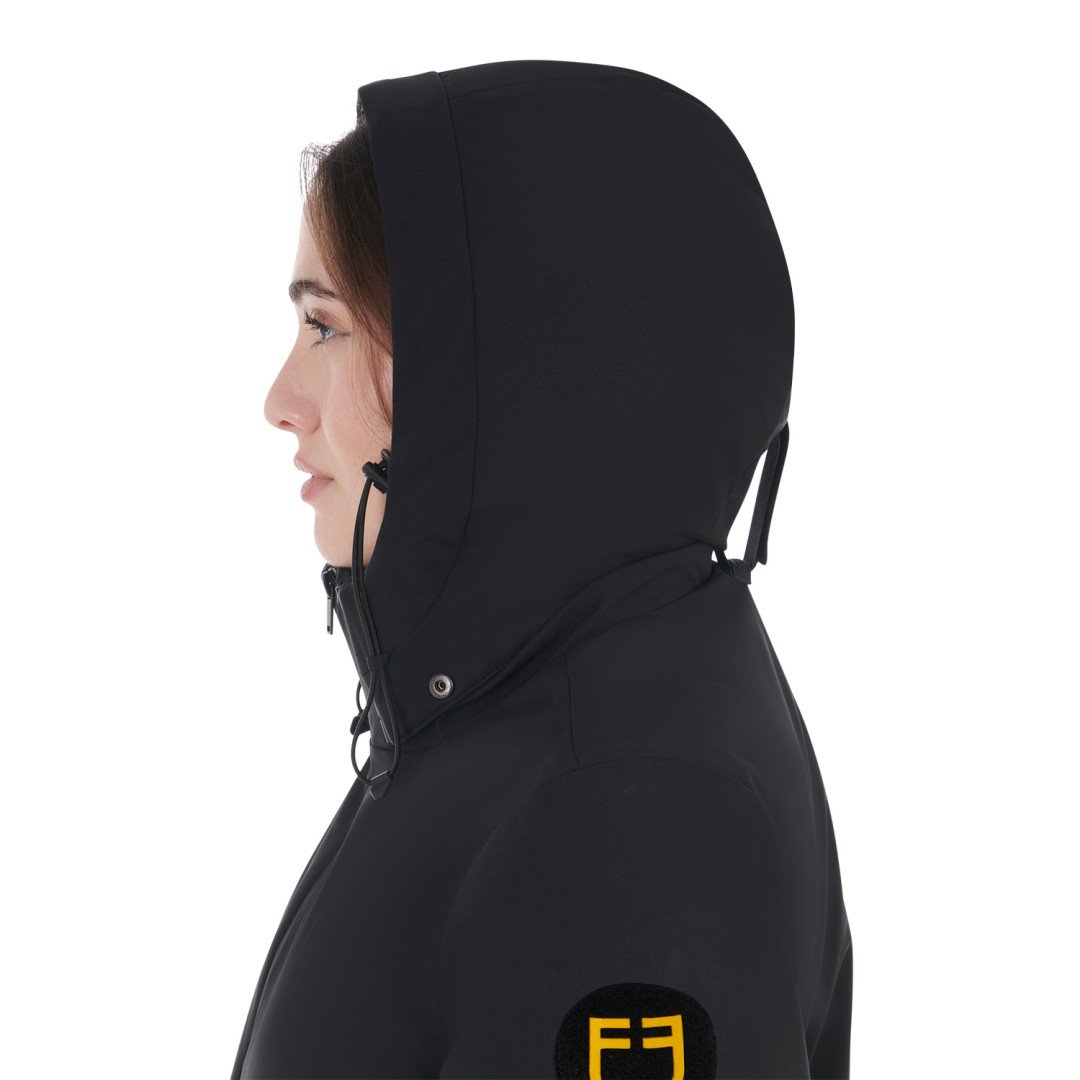 Wasserabweisende und winddichte Daunenjacke für Damen