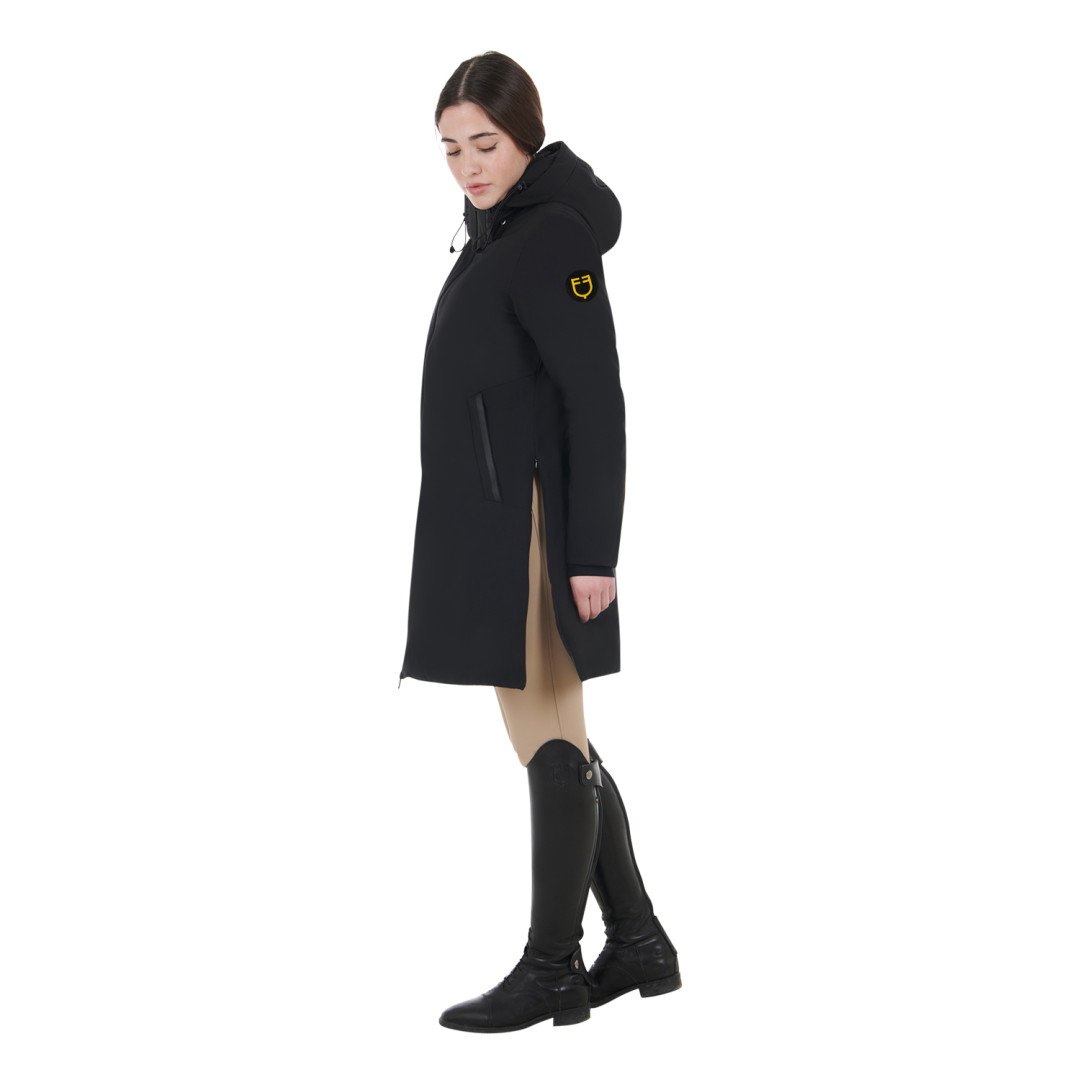 Wasserabweisende und winddichte Daunenjacke für Damen