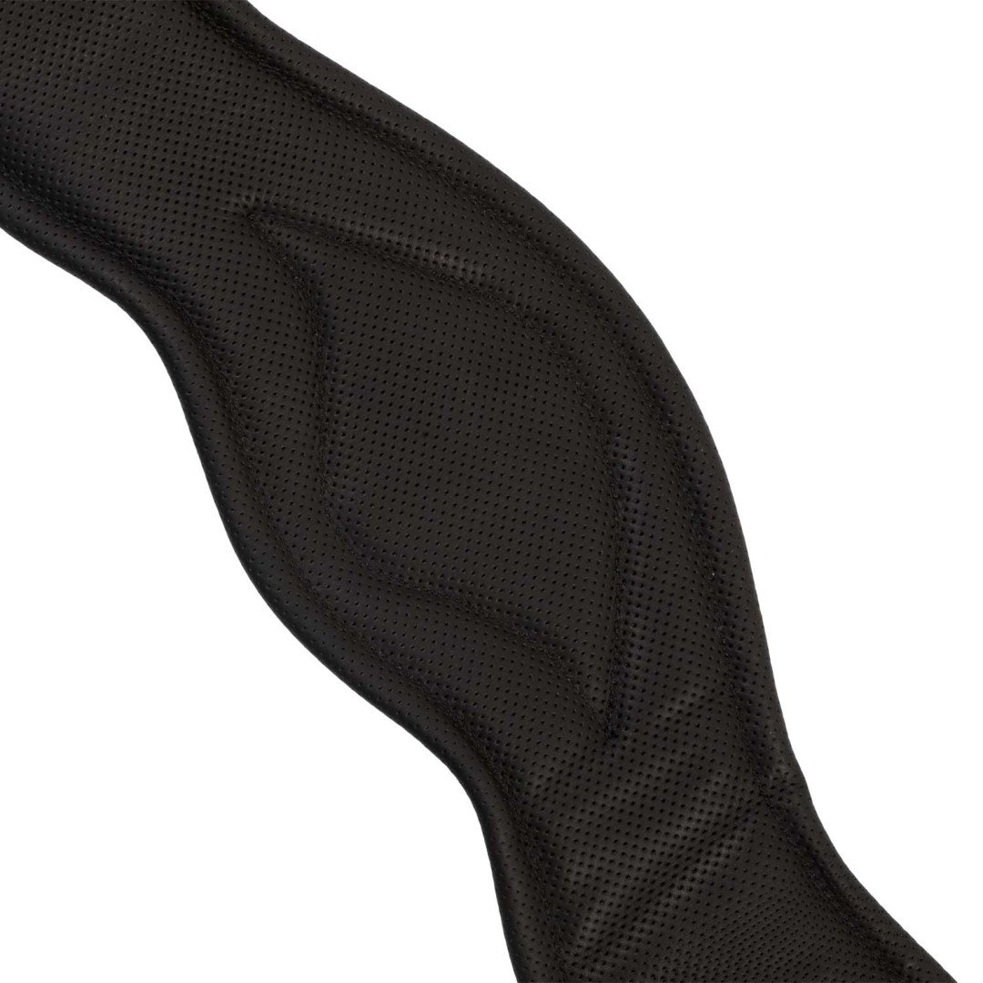 Sottopancia dressage sagomato in cuoio con pin logato