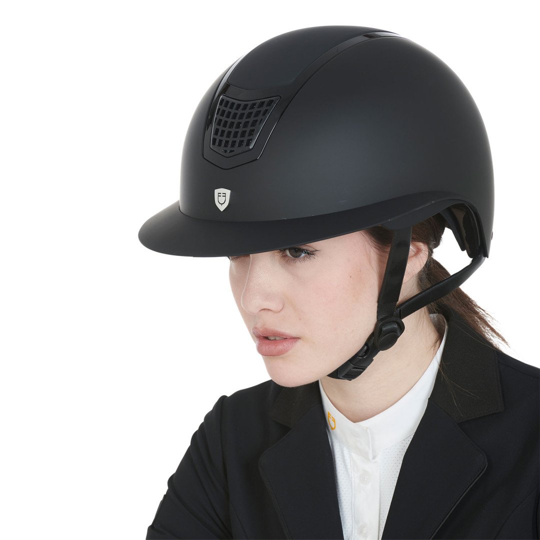 Equitime Saddlery Online Cap ultra-light in plastica opaca resistente 122,91&nbsp;€