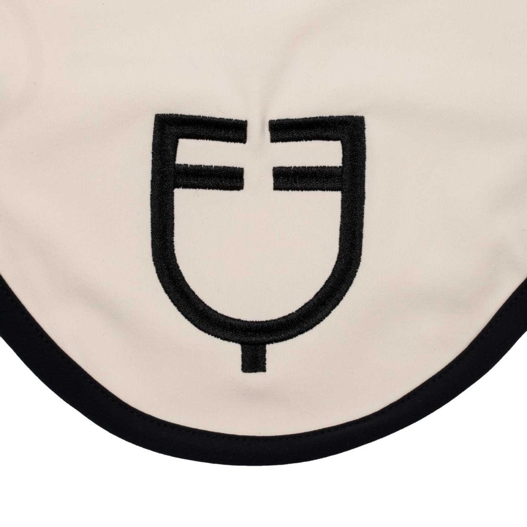 Gorra de tejido técnico edición línea negra