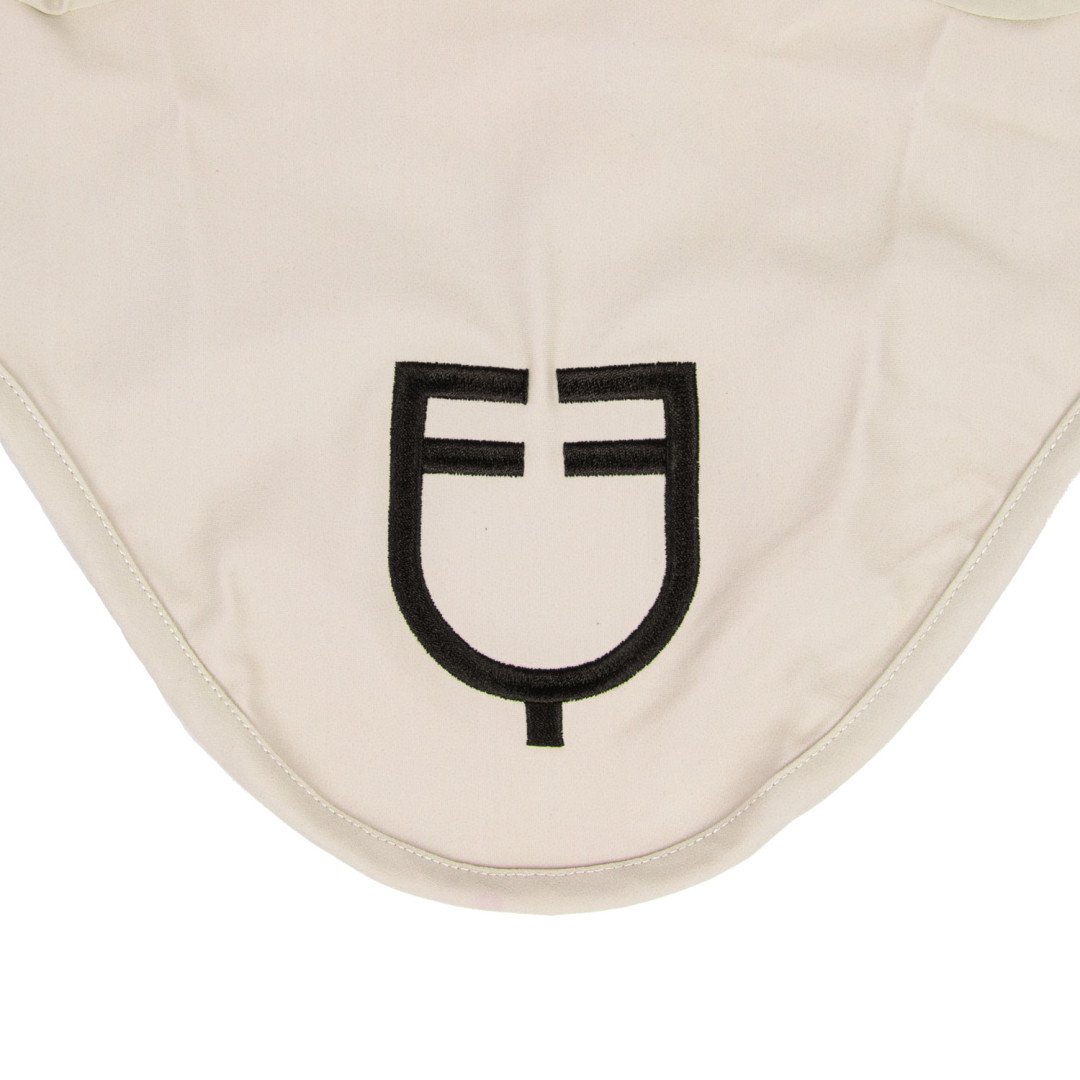 Gorra de tejido técnico elástico con logotipo