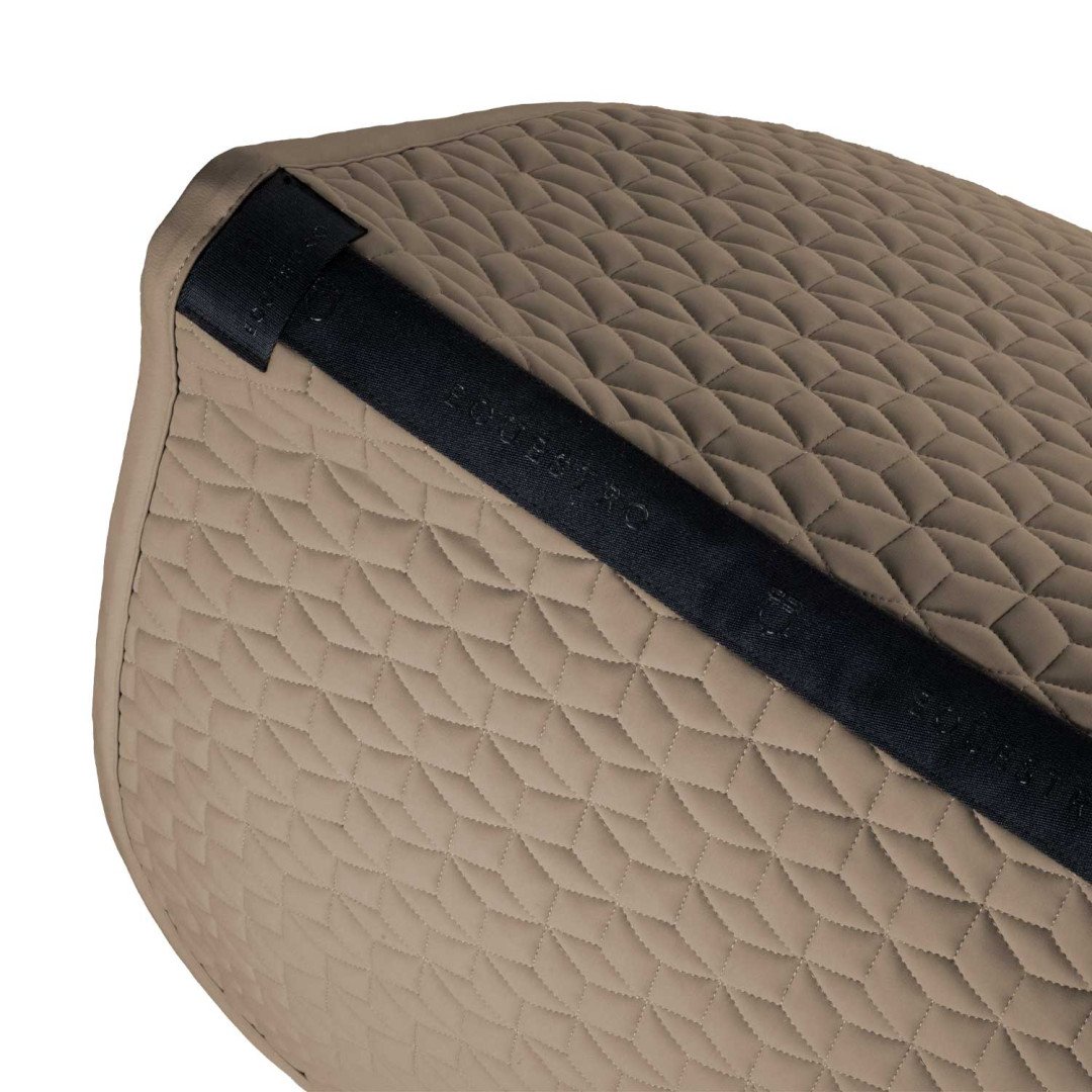 Sattelpads mit Würfelsteppung