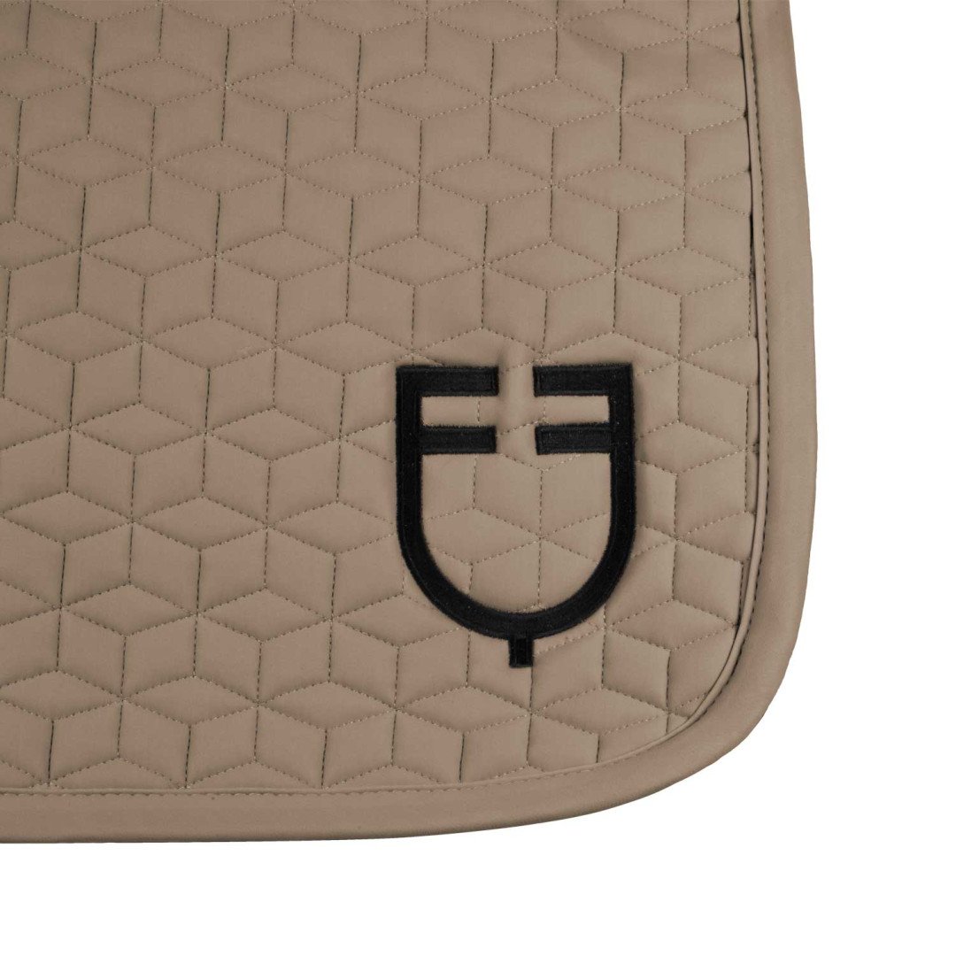 Sattelpads mit Würfelsteppung
