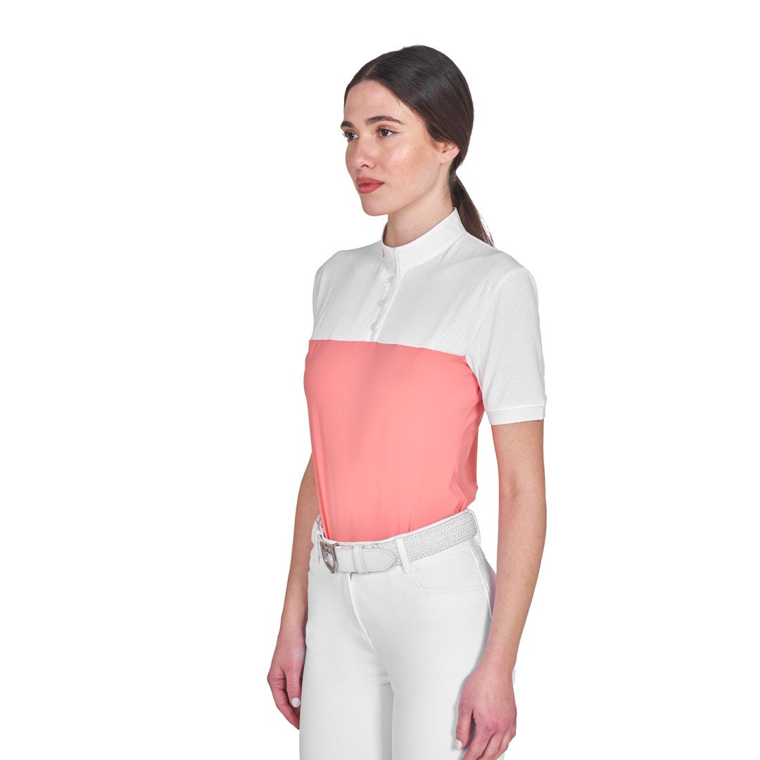 Camisa polo feminina com botões de 1 ou 2 polegadas em tela.