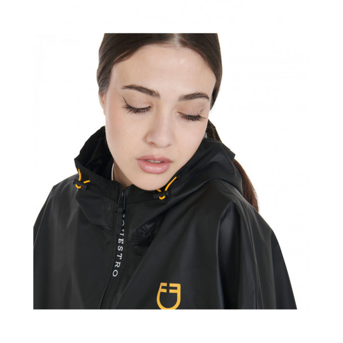 Wasserdicht  Mode-Frauen-Regenmantel 97,54 € Wasserdicht  Mode-Frauen-Regenmantel 97,54 €
