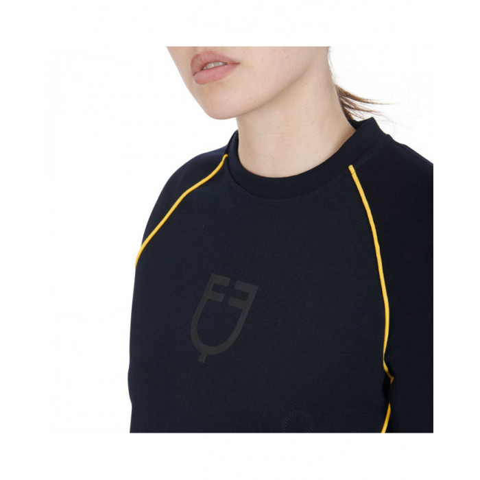 Vêtements d'extérieur  Sweat Interlock Femme 61,48 € Vêtements d'extérieur  Sweat Interlock Femme 61,48 €