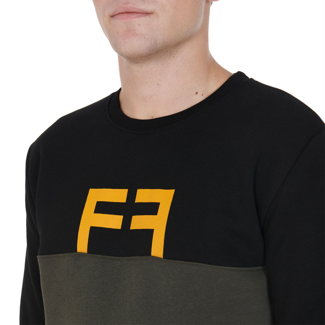 Sudadera con cuello redondo  Felpa uomo bicolore con girocollo 56,56 € Sudadera con cuello redondo  Felpa uomo bicolore con girocollo 56,56 €