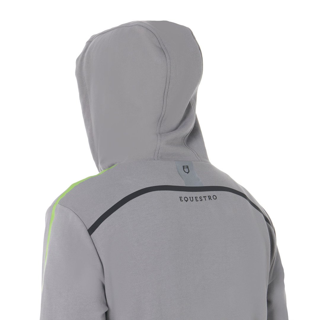 Sudadera  Sudadera de hombre con cremallera frontal y capucha. 110,66 €